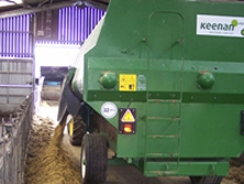 High quality bulk feed blends for complete diet feeders. Specially formulated to individual farm requirements